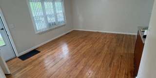 3 Bedroom / 2 Bath Updated Home / Large Fenced Yard / Brand-New Multi-Level Deck Gallery 5