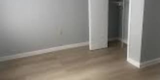 200 Maplewood Drive Gallery 4