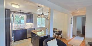 $1,950 - 2 Bed / 1 Bath Fully Furnished Condo in Secure Building in Rockwood/Manito Neighborhood Gallery 11