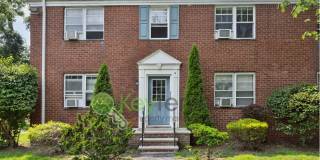 Quiet 2nd-Floor 1BR Condo – Updated Bath, Pet Friendly & Easy NYC Commute Gallery 1
