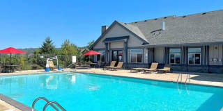 Stunning 2 Bed, 2.5 Bath Craftsman Townhome with Community Amenities! Gallery 73