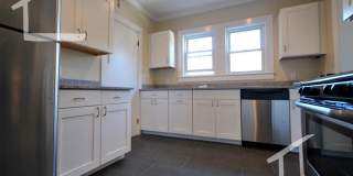 Large 4 bed in Oak Square Gallery 3