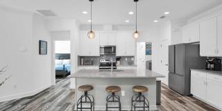 402 Parrot Lane Gallery 6