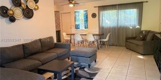 1104 N 17th Ct 1104 N 17th Ct Gallery 1
