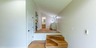 Beautifully Remodeled Modern 5 Bedroom / 3 Bath Home Near Millard North Gallery 27