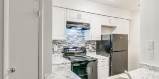 Hub at 934 Apartments Gallery 3