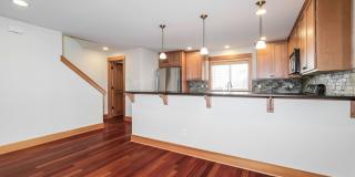Bright and Spacious Residence with Vaulted Ceilings and Garage Gallery 8