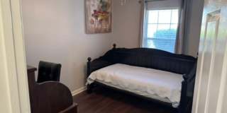 3 Bed / 2 Bath – Updated Home with Fireplace  Large Backyard Gallery 10