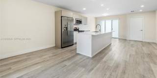 2561 NE 193rd St Gallery 3