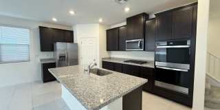 Modern Brand New Summerlin Home with 5 Bedrooms, Loft & Upgraded Finishes Gallery 10