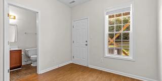 Spacious 3-Bedroom Townhome in Ganyard Farm Gallery 11