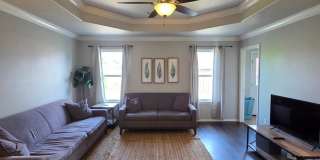 Fully Furnished 4BR Home with Fenced Yard & 2-Car Garage in Stoneburrow Gallery 6