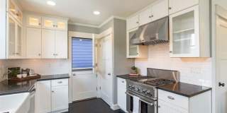 3130 Broadway East Gallery 6