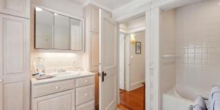 24 Jennings Avenue Gallery 30