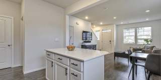 898 N 18th Avenue ~ Spacious & Immaculately Maintained Townhome Gallery 12
