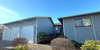 VIEWS, VIEWS and More VIEWS! Three Car Garage! VIEWS, VIEWS and More VIEWS! Three Car Garage! Gallery 1