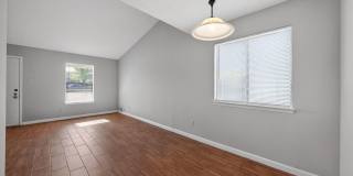 Charming 2BR Townhome in Austin Gallery 1