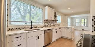 Complete Ferndale Renovation - 4 Bedrooms and Two Full Bathrooms! Gallery 12