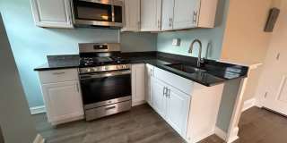 Gorgeous Studio, Second-floor! Apartment in quiet Pittsfield Street Gallery 1