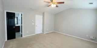 401 Norton Crossing Gallery 11