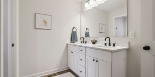 Model 3 Bedroom Town Home Gallery 34