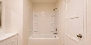 4723 Arlington Avenue Gallery 27