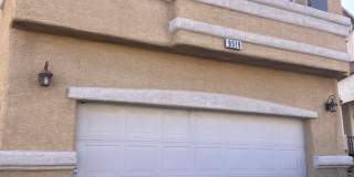 4 bedroom 2.5 Bath 2 car garage near Sky Canyon Gallery 1