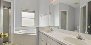 Winter Park 3 bedroom steps to shopping, dining. Gallery 19