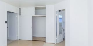 Waiola - upstairs 1 bedroom with 1 parking - window air conditioner in bedroom.. Gallery 12