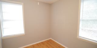 Charming 2 Bed / 1 Bath Cottage Gallery 16