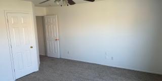 Move-In Special! Updated 3BR Home in Surprise – 2 Weeks Free Gallery 13