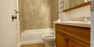 Convenient 2/2/1 with Lanai Gallery 16