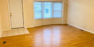 Great Home With Large Yard Gallery 3