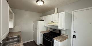 Cute Airy Studio Near Havana and Exposition **Move-In Special** Gallery 5