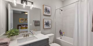 Magnolia at Powell Gallery 18