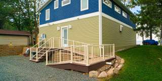 FULLY FURNISHED LAKE HOME Gallery 1