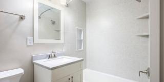 Newly Remodeled 2 Bedroom + den near Hilldale Mall Gallery 43