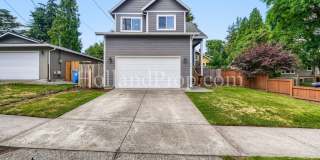 Spacious & Inviting Home in the Heart of Milwaukie! Spacious & Inviting Home in the Heart of Milwaukie! Gallery 3
