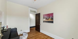 722 Grand Avenue Gallery 31