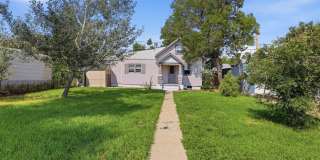 Cute, 3 Bedroom Centrally Located Bungalow Gallery 1