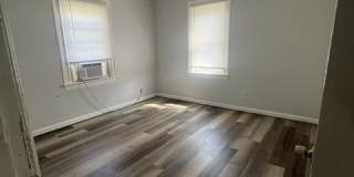 2107 Lake Avenue - Up Gallery 1