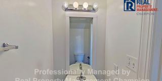 2 BD/1.5 BA Townhome with Convenient Jacksonville Location Gallery 6