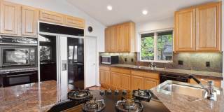 Beautiful Home with Lakeview in a Gated Community! - Just reduced!! Gallery 16