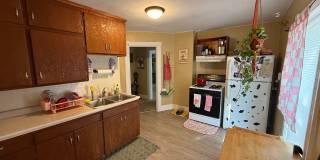 Spacious 1-Bedroom Upper Unit Gallery 1