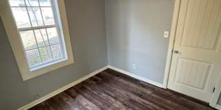 Great 1 bed 1 bath duplex in North Springfield. Remodeled Gallery 13