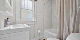 221 13TH AVENUE NE Gallery 20