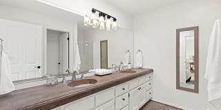 Charming 3-Bedroom Home in Magnuson Place Gallery 18