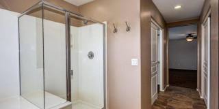 Stunning 4BR House in Phoenix with sparkling pool, resort style backyard and solar panles Gallery 18