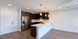 Stylish East Austin Condo with Modern Finishes, Open Living, and Luxury Primary Retreat Gallery 4