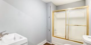 512 Troy St. Gallery 14